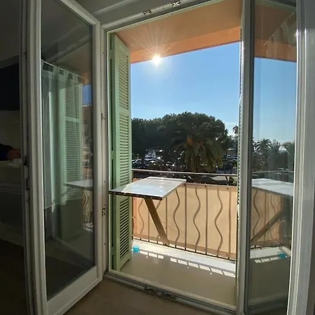 Le Bastion-plage-vue *