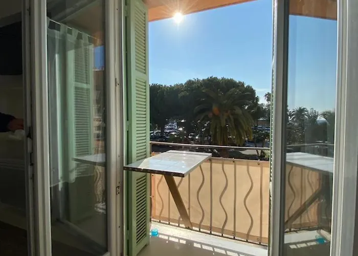 Le Bastion-plage-vue *