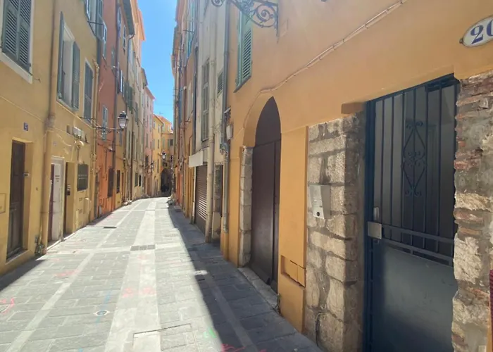 Le Bastion-plage-vue Menton